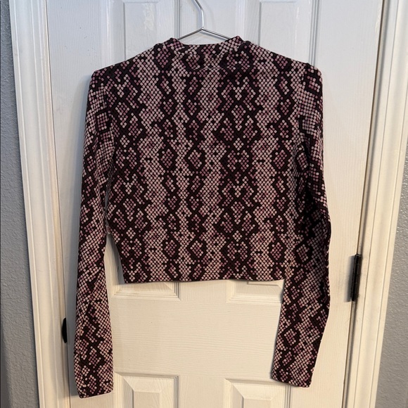 Dickies Women's Long Sleeve Top - Black and Pink Snake Print small - Picture 5 of 7